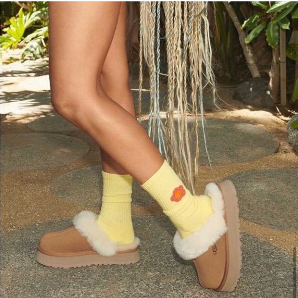 NWOT Uggs Disquette Platform Slipper Slide On shoes